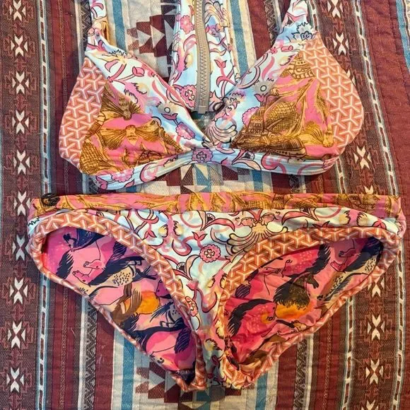 Maaji Reversible Bikini Set size small - Picture 2 of 10